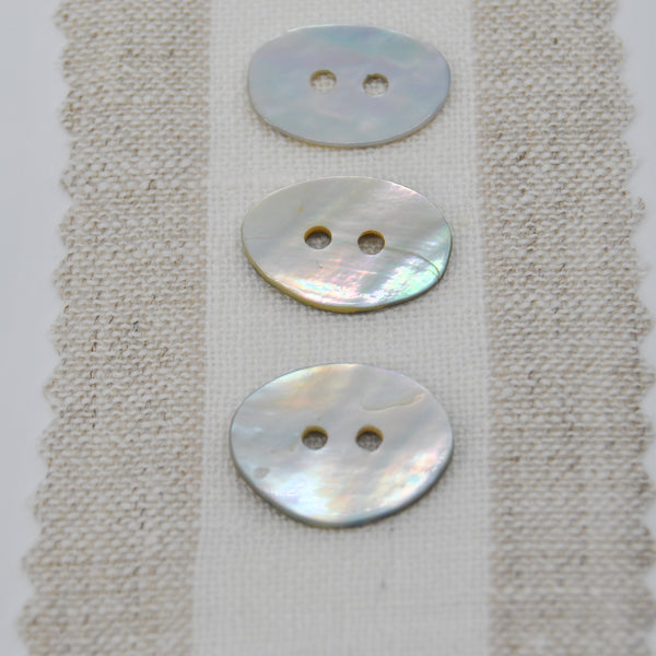 Button - Akoya Shell - Oval 18mm